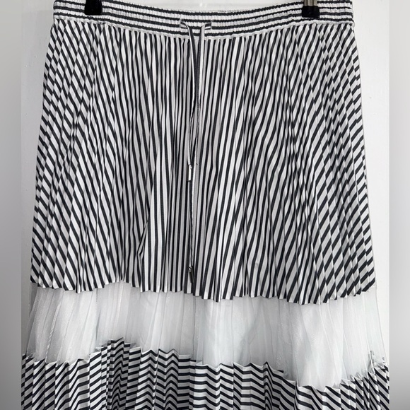 CLUB MONACO Pleated Midi Skirt size M - Picture 3 of 10